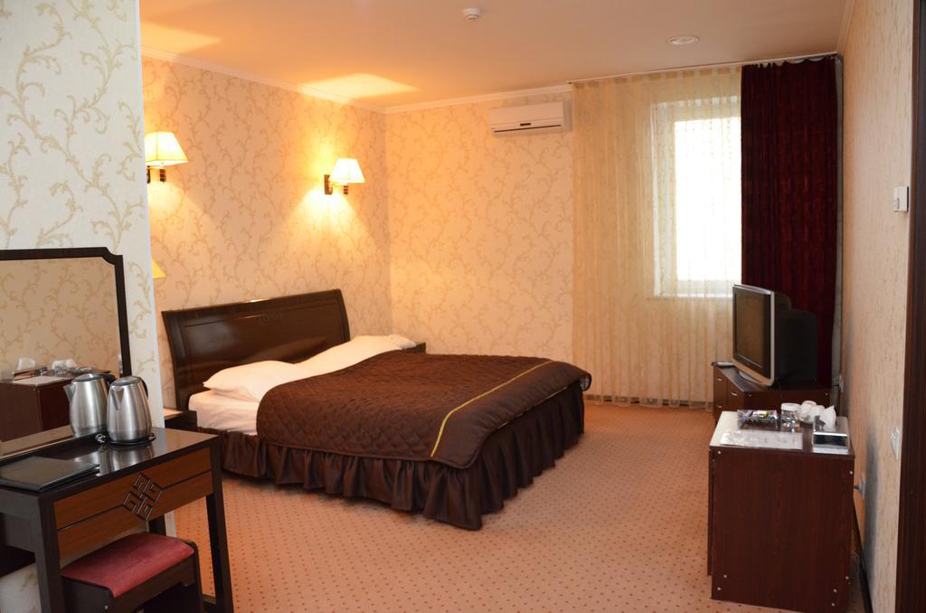 Golden Palace Hotel Aktau Exterior photo
